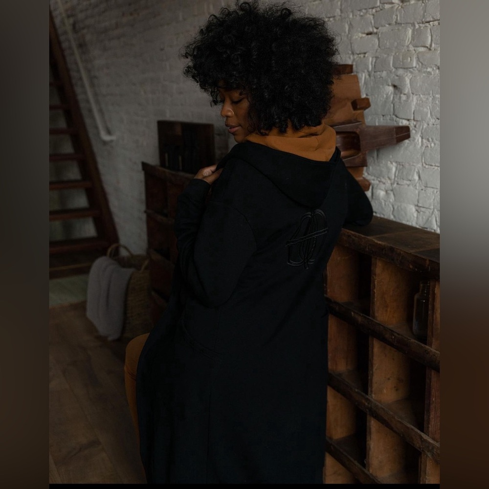 Lovello Elizabeth Robe
